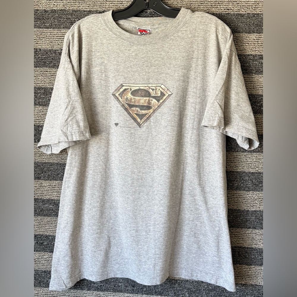 Vintage 90’s Novel Teez DC Comics Gray Superman Shield T-Shirt Men’s Large EUC